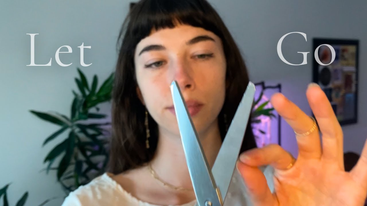 ASMR Reiki ~ Let go of what's not serving you | Cord cutting | Plucking ...