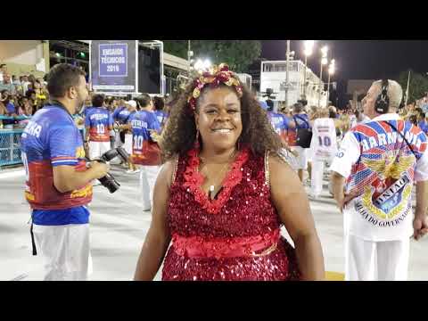 Gracyanne Barbosa, rainha de bateria da União da Ilha, no ensaio técnico