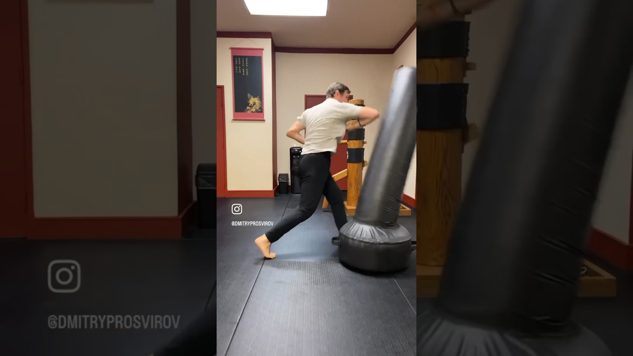 Demonstrating Kung Fu of the horizontal elbows, striking technique