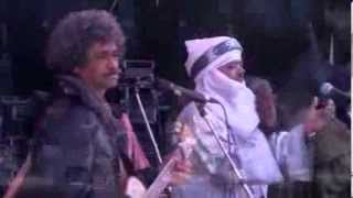 Tinariwen - Takounte- (Etonner) live 2013