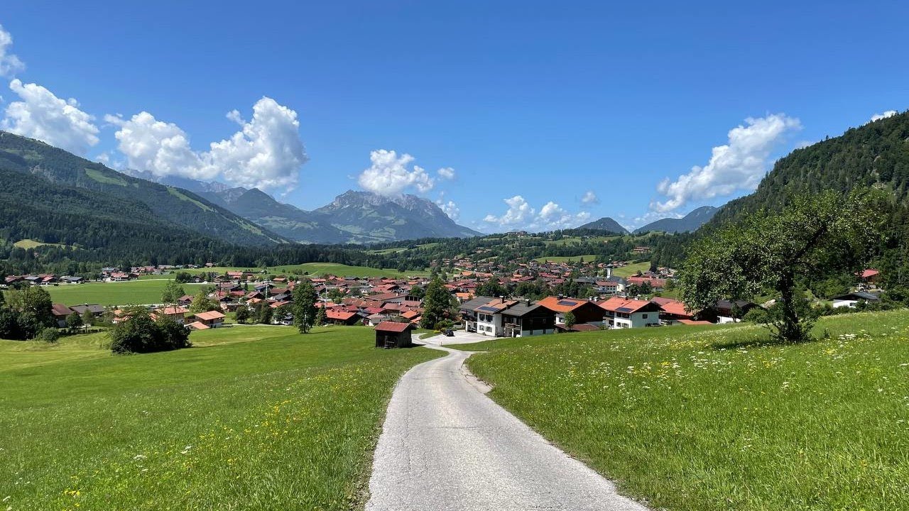 Reit im Winkl Spaziergang im Sommer | Oberbayern, Deutschland