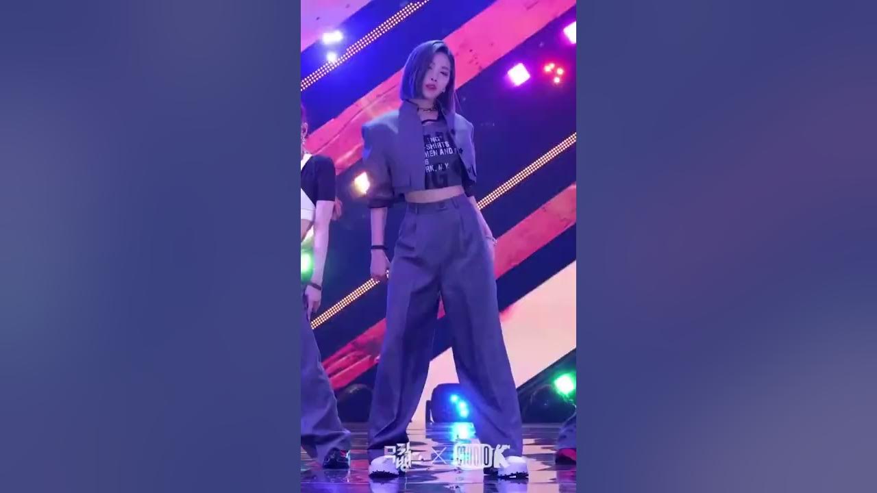 ITZY RYUJIN | WANNABE [FANCAM] - YouTube