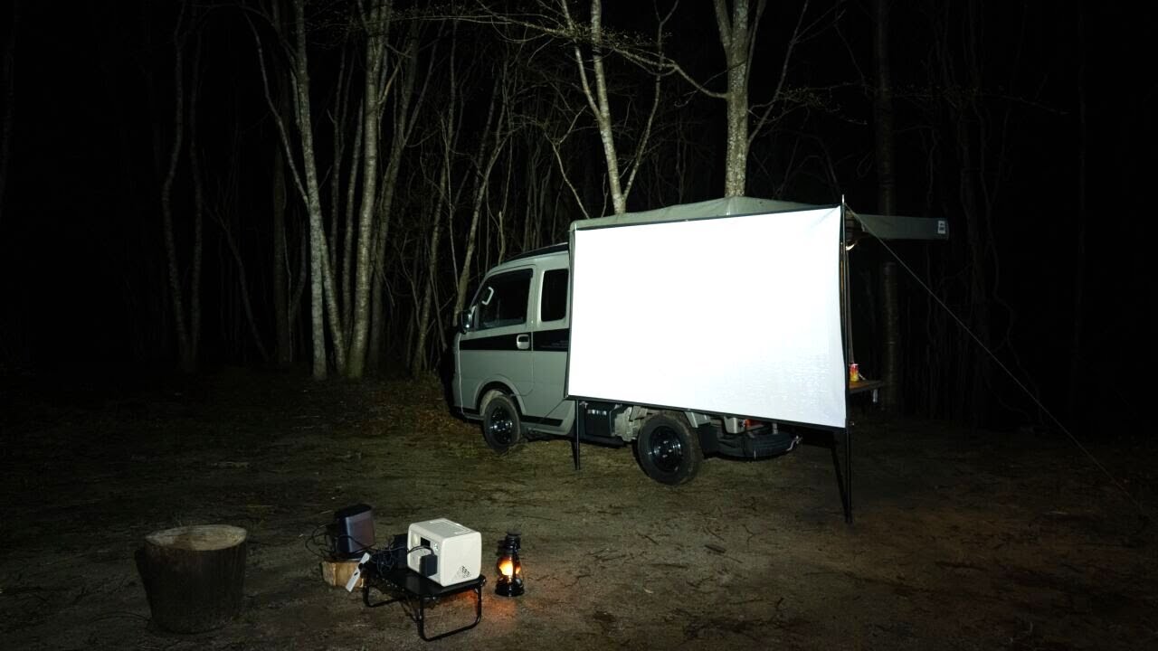 Сплю один в горах, играю в игры ужасов на огромном экране в машине