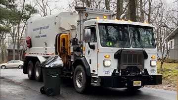 Labrie Automizer Pete 520 on Post Christmas Trash