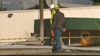 Semi-truck knocks down power lines in Spokane Valley