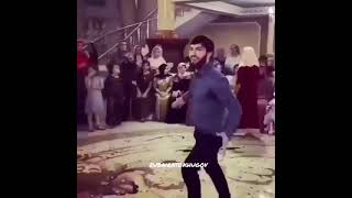 Зубайра Тухугов танцует лезгинку