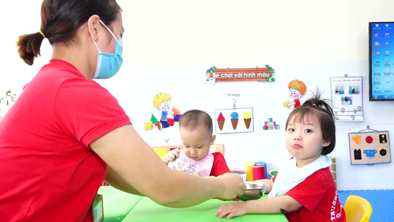 Video tổ chức giờ ăn Lớp Nhà Trẻ 24 36th