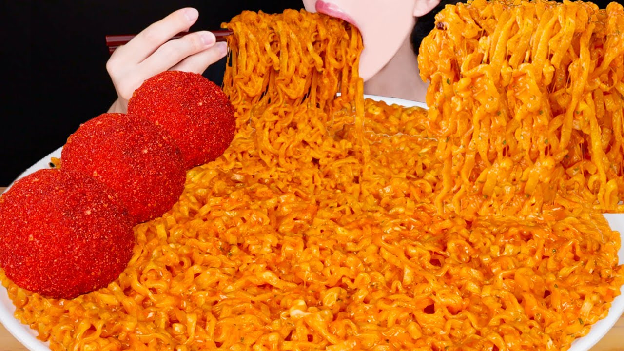 ASMR HOT CHEETOS CHEESE BALLS SPICY RAMEN CHEESY CARBO FIRE NOODLES