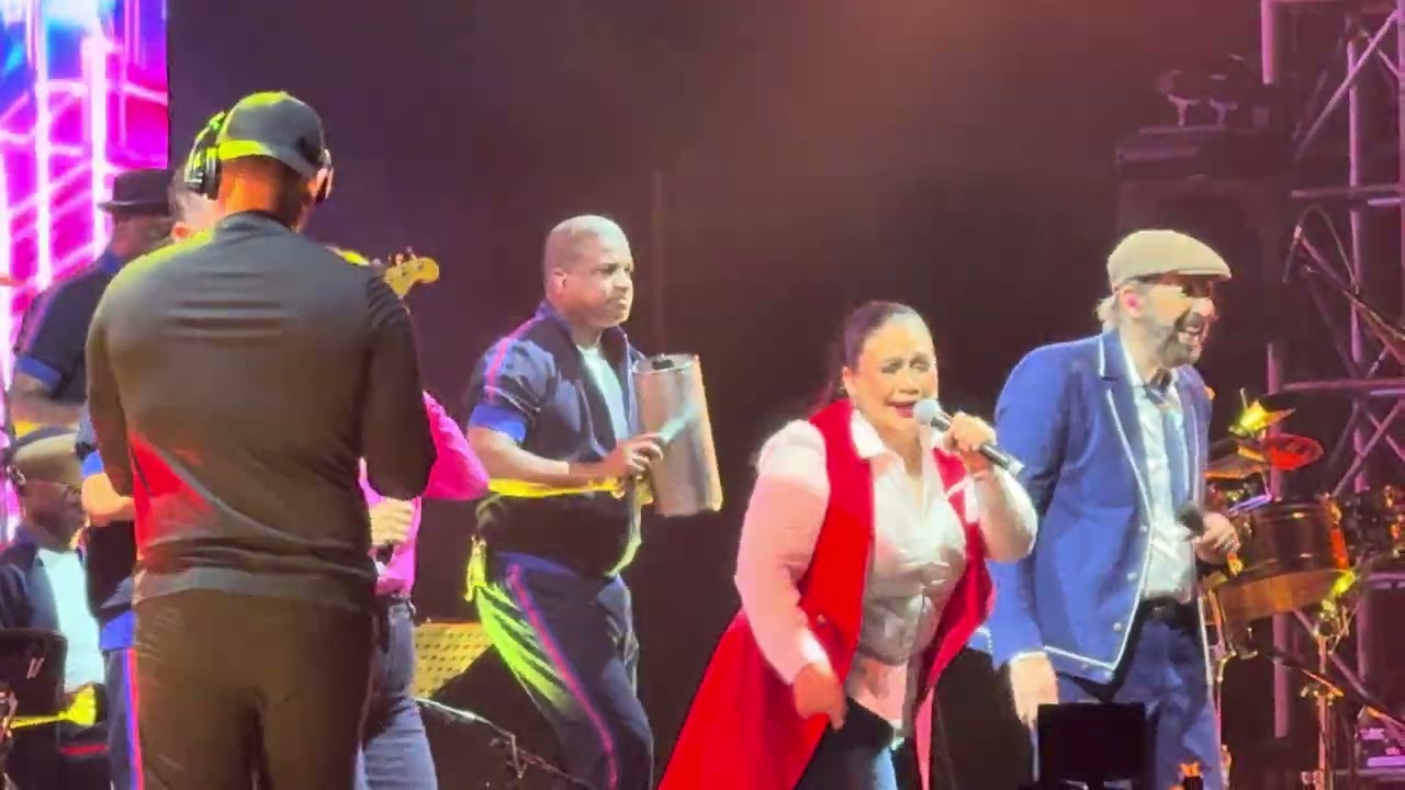 “Santiago en coche” Juan Luis Guerra y 4:40 en el estadio Cibao de Santiago.  21 de febrero, 2026