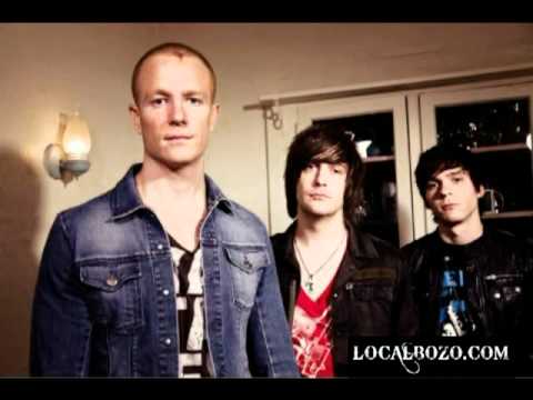 A LocalBozo.com Interview with Max Collins of EVE 6