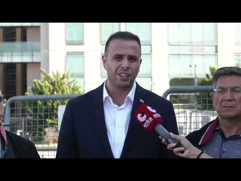 Emekli albay Orkun Özeller'in avukatları, İstanbul Adliyesi önünde açıklama yapıyor #Canlı