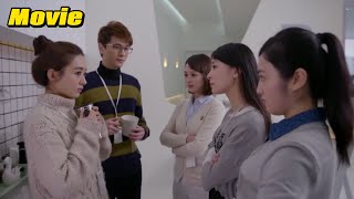 видео: Шок! Непопулярная сельская девушка оказалась девушкой президента-миллиардера! картинка: Шок! Непопулярная сельская девушка оказалась девушкой президента-миллиардера!