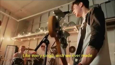 Amnesia - 5 Seconds Of Summer (Official Music Video + Lyrics)