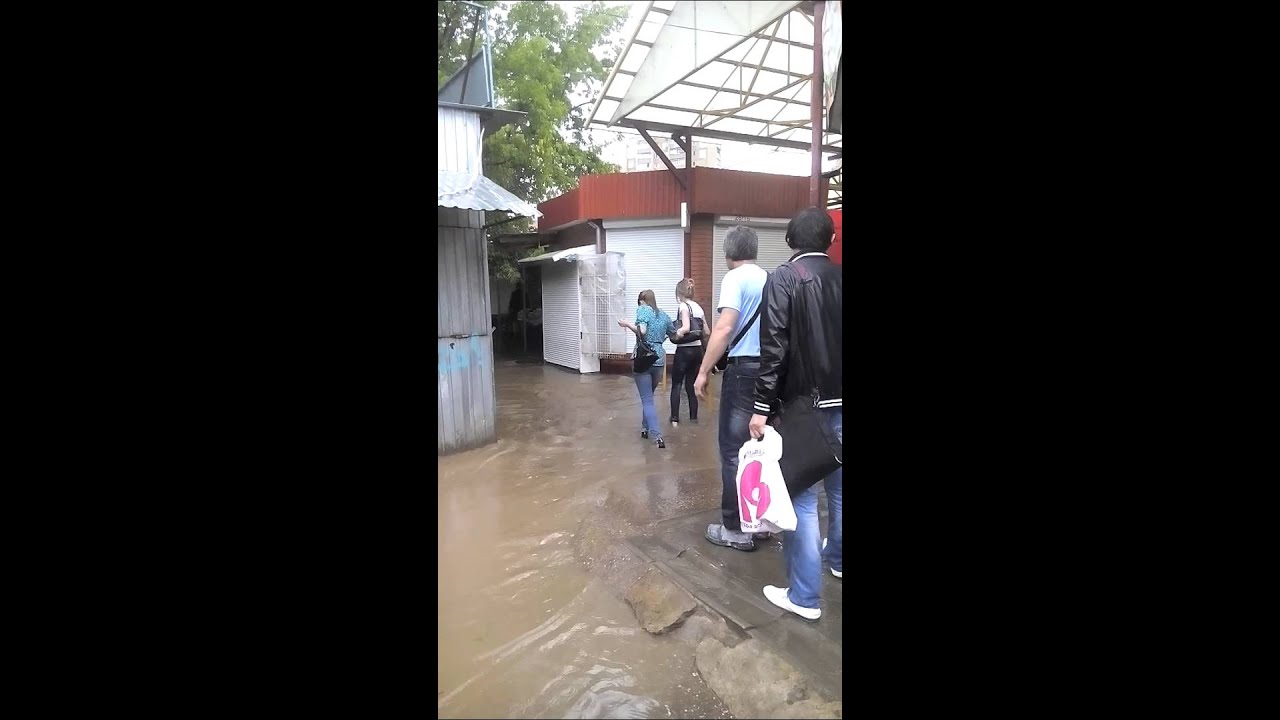 Симферополь 9 06 2015 Москольцо рынок Стихия