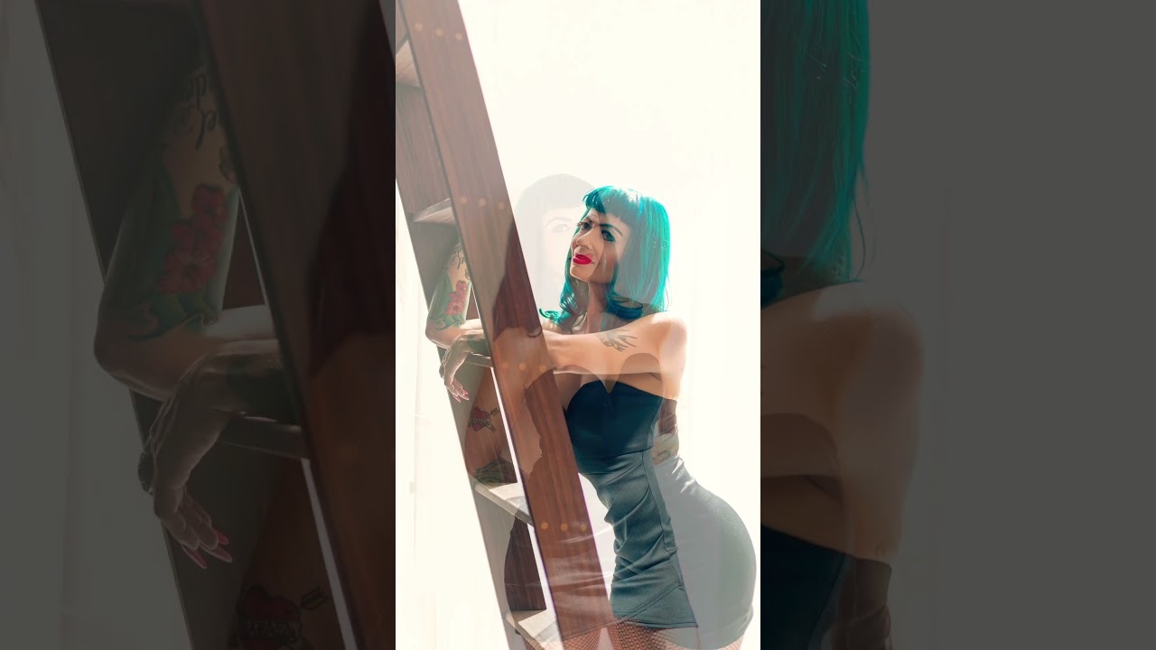 Desde la época punk amaba el cabello de colores hoy pinup ideal para hacerlo en todo momento 