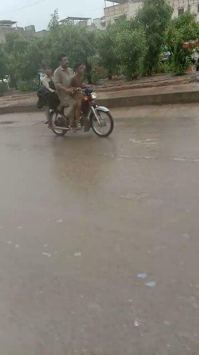 #heavyrain #news #roadkisuratehal #flood #toofan