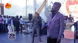 Beenie Man get really upset when the artist started to bomb Rush the stage. LAA LEE TOMMY LEE