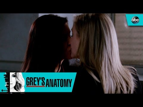 Arizona and Eliza's First Kiss - Grey's Anatomy 13x14