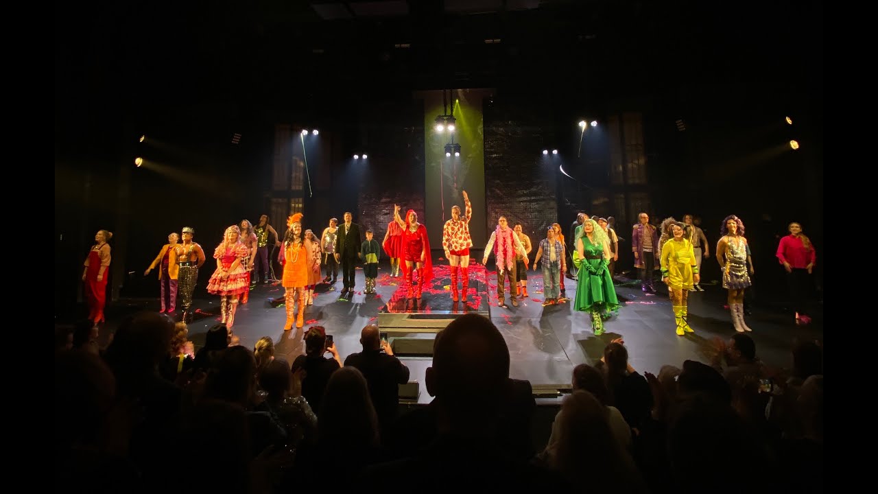 Ensi-iltatunnelmia Oulun teatterissa: Kinky Boots