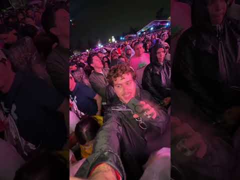 FANS DE CAZZU EN MEXICO GRITAN ANTES DE SU CONCIERTO 😳