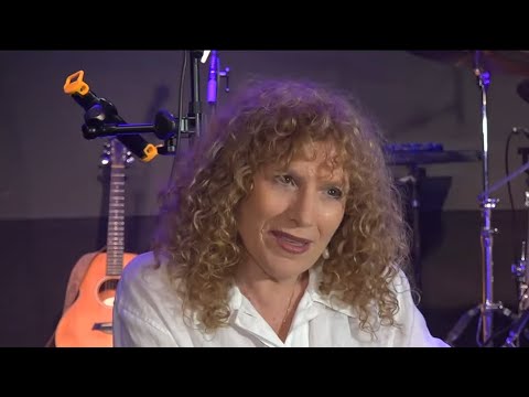 נורית גלרון על הקריירה, המצב במדינה, והפחד שמגיע עם הגיל