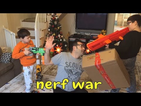 Nerf savaşı ile oyuncak kutusunu kurtarmak 🔫 oyuncak kolisinde ne var 😱