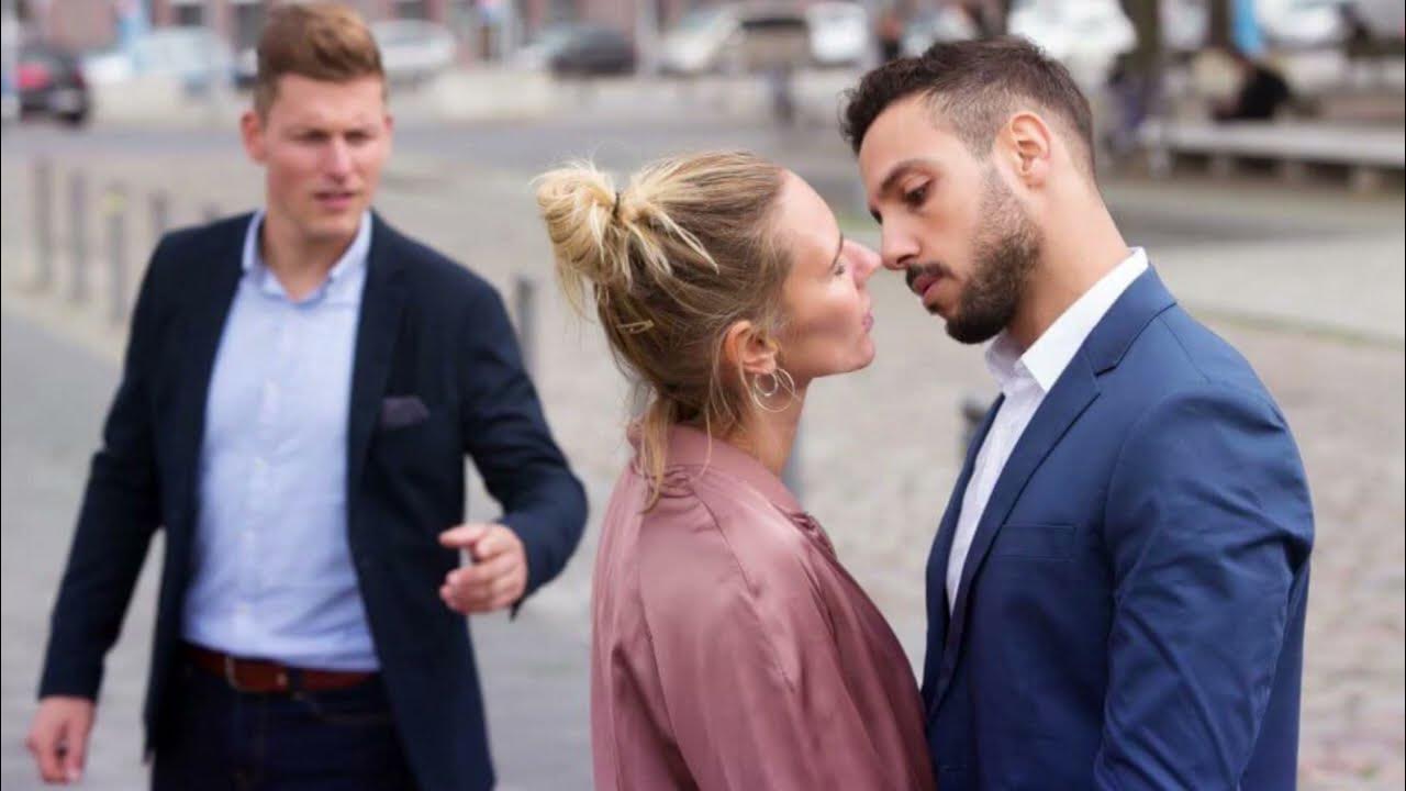 Цитата если человек ревнует. Девушка с плохим характером. А я ревную тебя ревную тебя. Сердцем ты ревнивая. Фогель цитаты из песен.