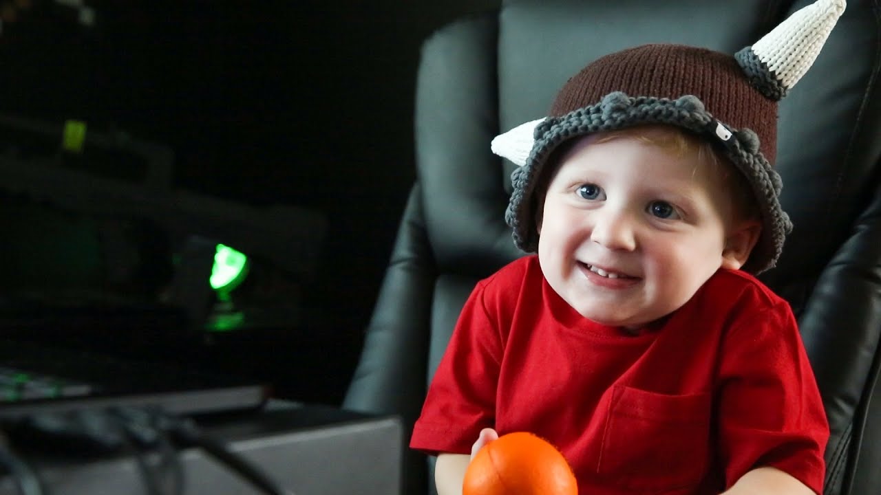 RΛZΞR BΛBIΞS | Take your kid to work at RAZER - YouTube