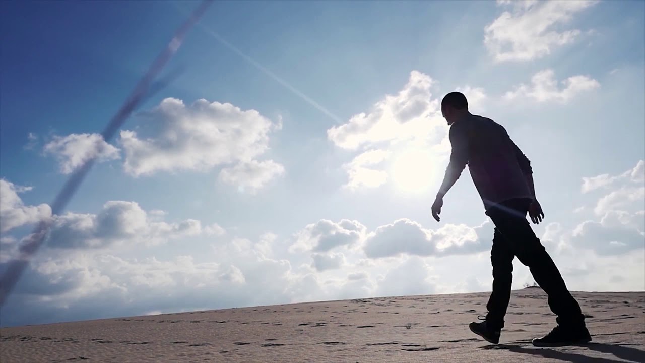 прыгающая походка у подростка. Walk edition.