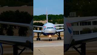 Speedbird 77W lining up for a rare runway assignment to 33L at IAH