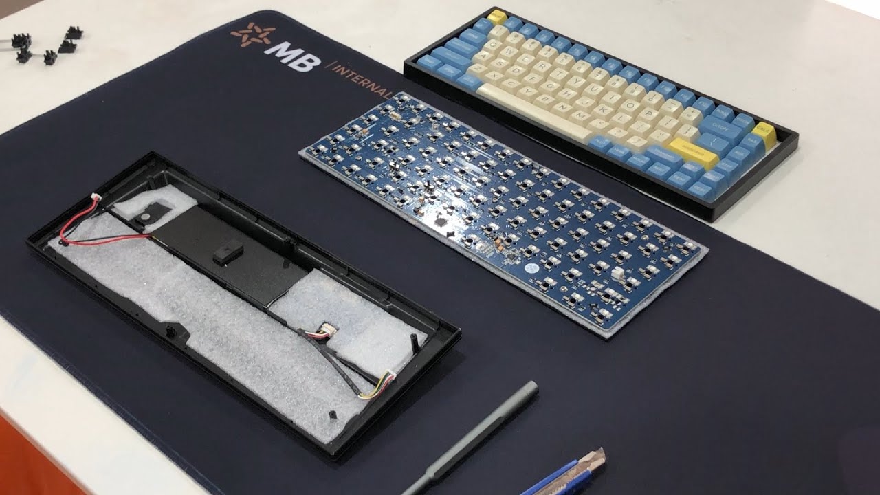 Royal Kludge RK84 with PE Foam added