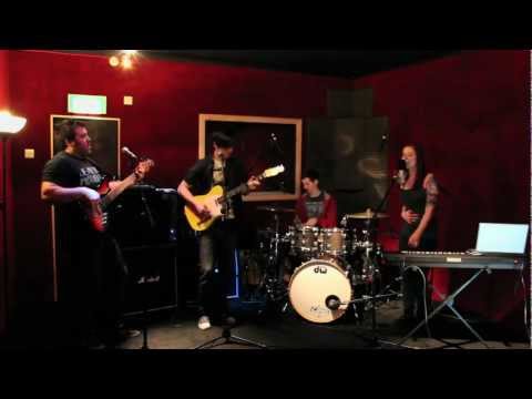 This ARGENTINIAN Girl Has An INCREDIBLE Voice | Bruno Mars - Locked Out Of Heaven