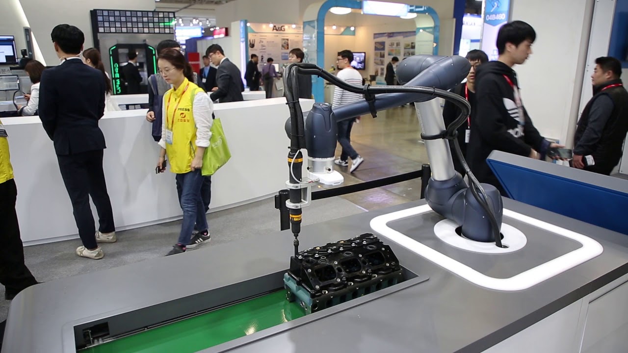 簡単な機械の組立とプログラムできる方 ジオニック社公認「ザク」を組み立てながらプログラミングを学ぶ教材が