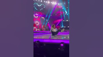 Thumbnail of Battiti Live, la caduta di Tananai mentre canta La Dolce Vita con Fedez. Ecco il VIDEO