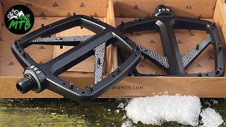 The NEW PNW Loam Flat Pedals  Quick Check vs OneUp and Shimano