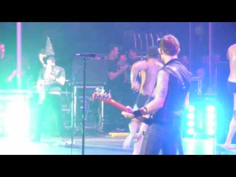 Green Day - King For A Day/Shout - Rod Laver Arena...