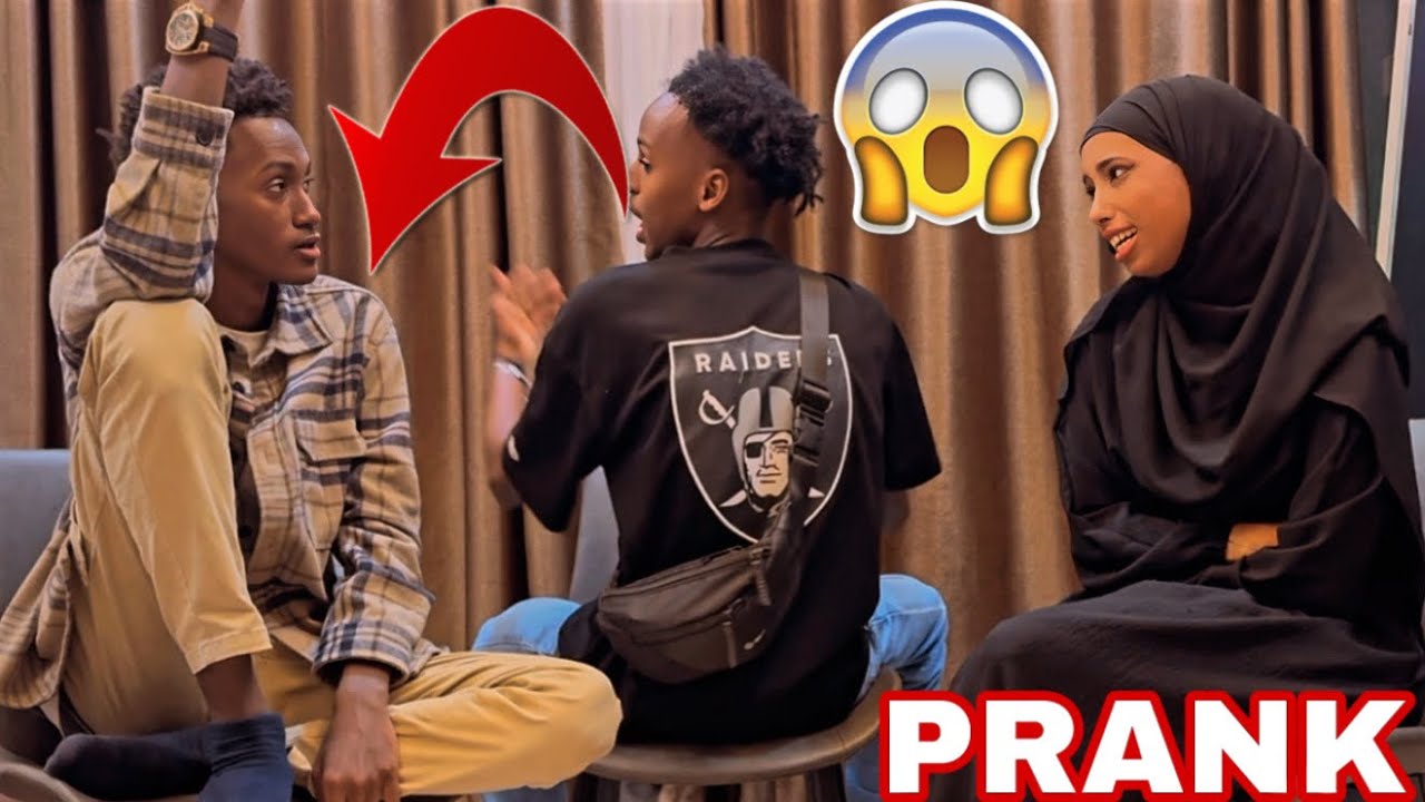 PRANK CUMEIR IYO ANIGA OO SUNDUS AYANLE UTASHANAY WEY XANAQDAY SORRY😳😳..