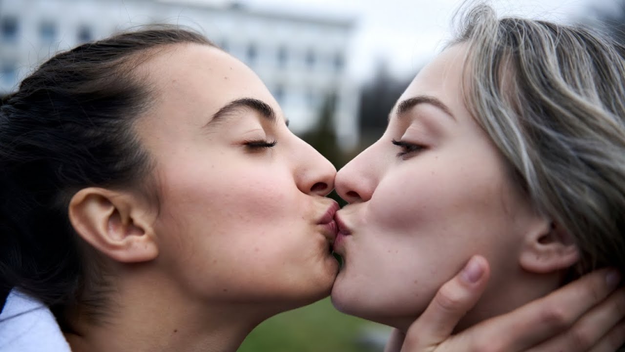 Lesbian Love Story: An Ergonomics of Embrace 💪 | AI Romance