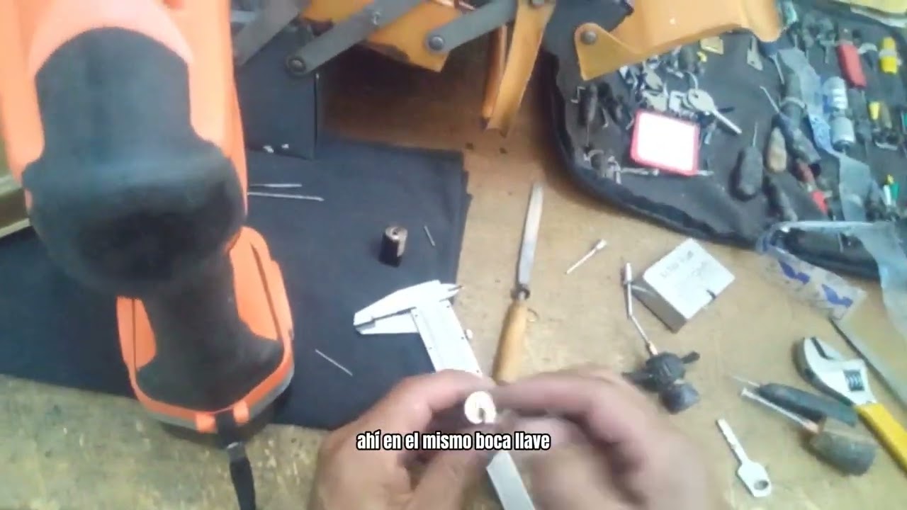 COMO HACER UNA GANZUA PARA CANDADO DE DISCOS