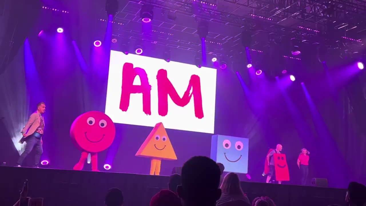 Mr Maker at Butlins.. Bognor.. The Shapes.. Wake Up Shapes.. Dance with Shapes..