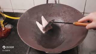 家里铁锅生锈了千万不要扔，学会这三个方法，锅具翻新还能用