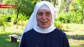 У Язловецькому монастирі на Бучаччині моляться про дар материнства