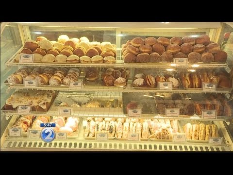 Video: Wie is de eigenaar van de bakkerij Punalu'u?