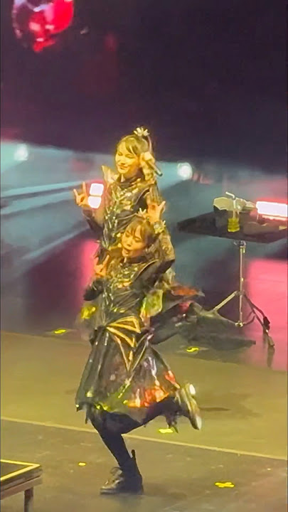 BabyMetal changes Metal sign!!!!!! #babymetal