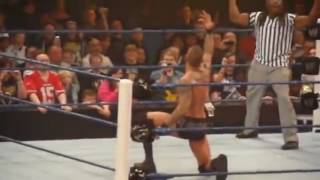 ارشيف الافعى: راندي اورتن يقلد رقصه بوكر تي في عرض محلي 2011 Randy Orton Funny Dance Of Booker T