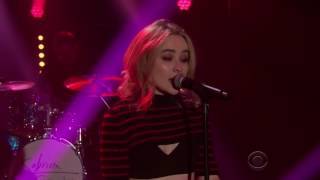 Sabrina Carpenter - Thumbs (The late late show) Resimi