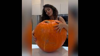 The World’s Heaviest Pumpkin Ever Grown 🎃😱 (1278 KG Giant!) #shorts