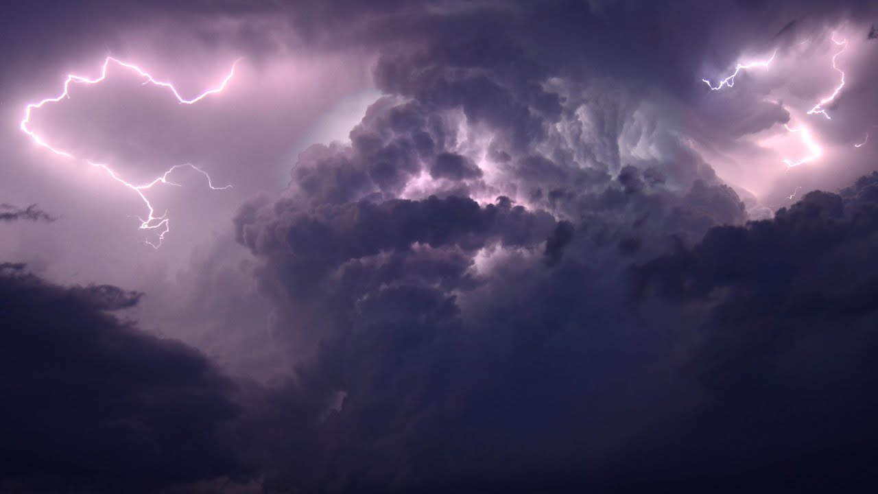 MIND BLOWING LIGHTNING - Electric Brain Storm (time lapse) 