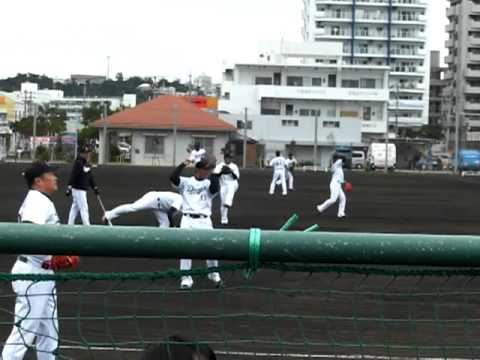 中日ドラゴンズ　沖縄キャンプ　山本昌・川上　キャッチボール