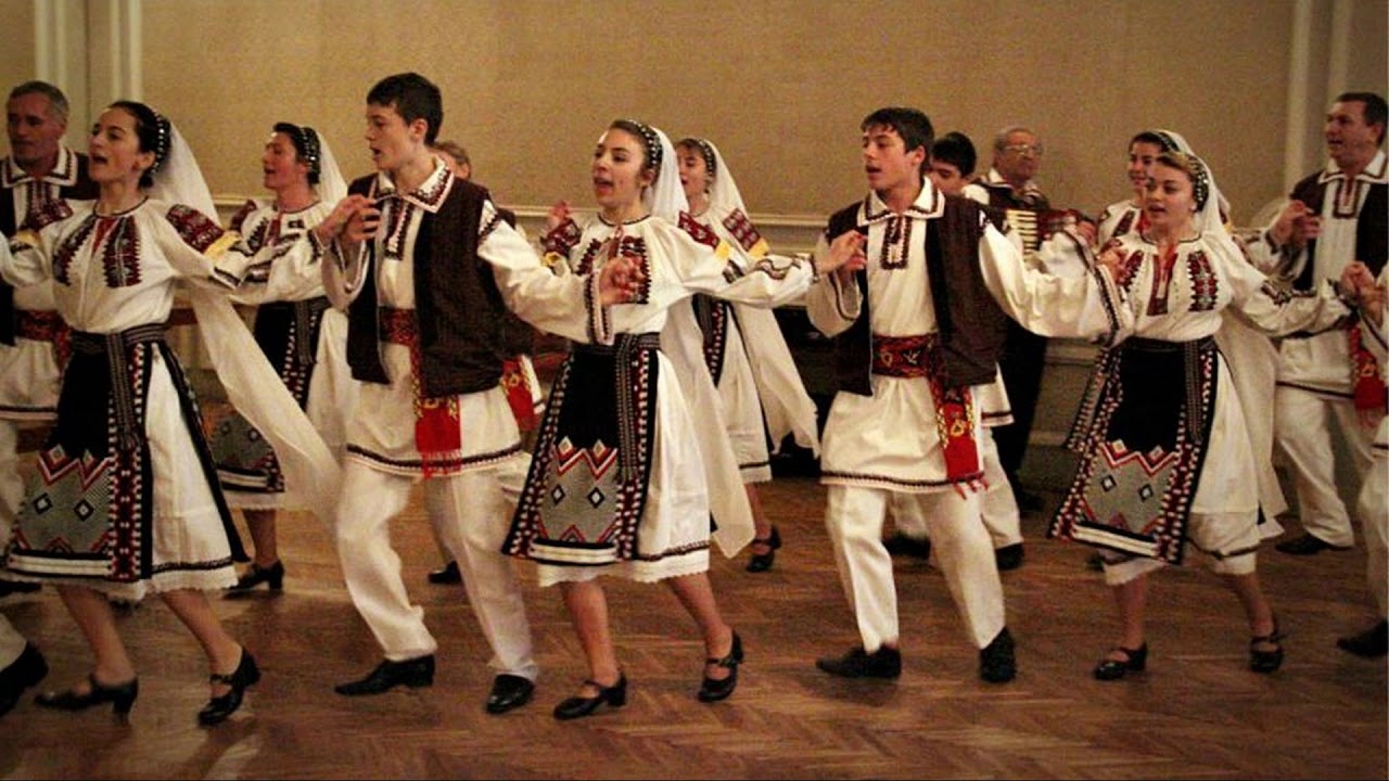 Молдовеняска. Молдавский танец Молдовеняска. Молдовеняска костюм. Молдовеняска композиция. Молдовеняска иллюстрация.